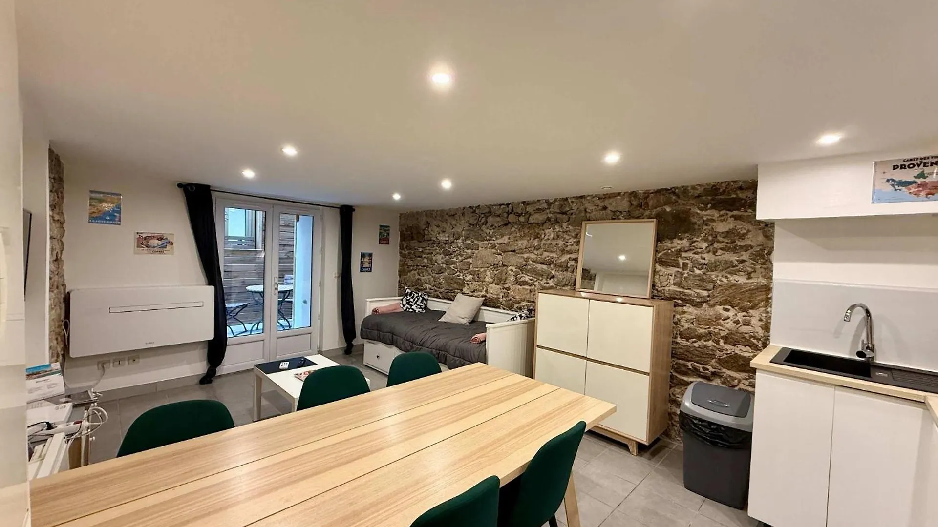 Appartement A076 Appart 6 Pers Chambre Et Terrasse Au Suquet Cannes