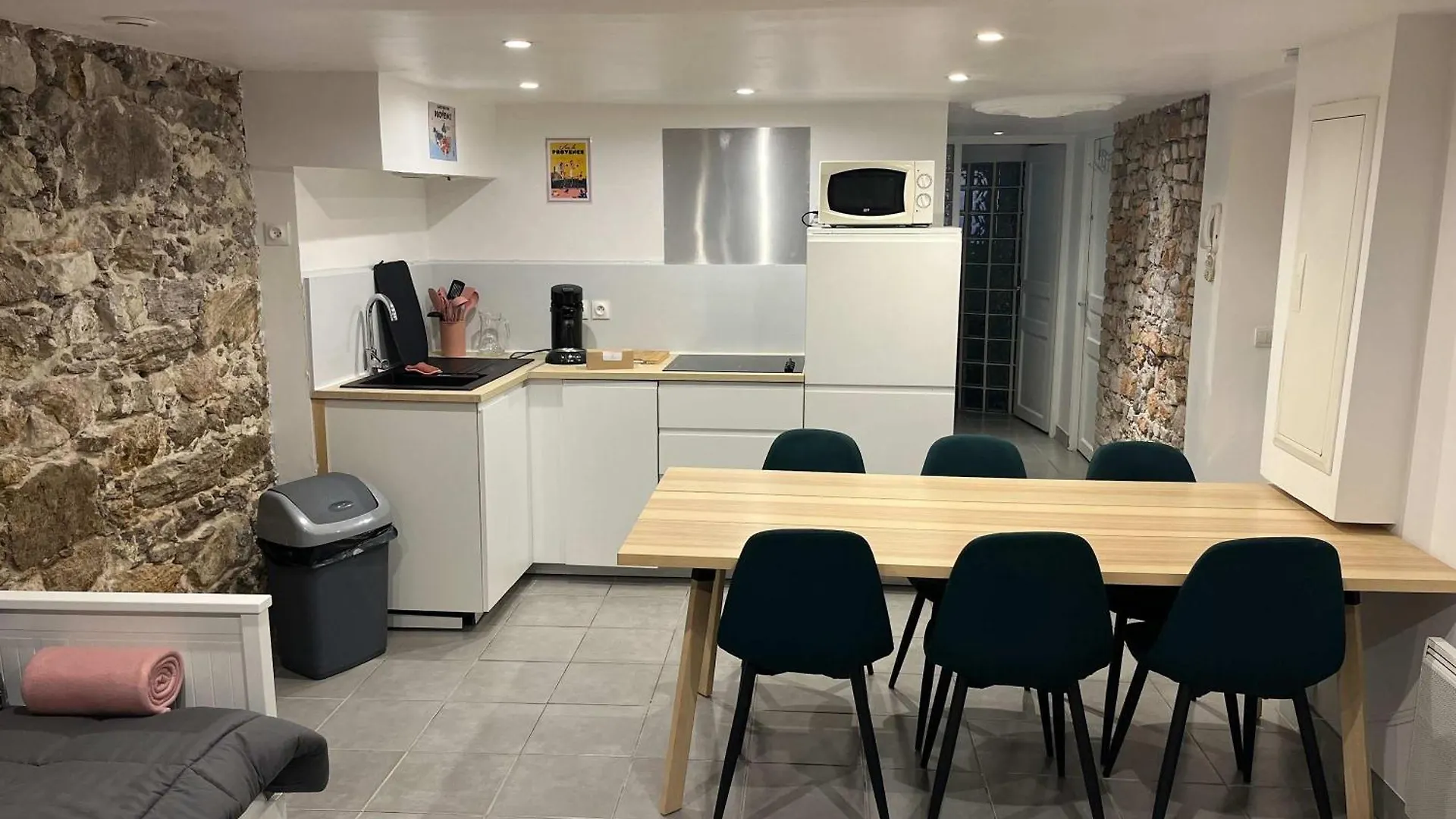 A076 Appart 4 Pers Chambre Et Terrasse Au Suquet Cannes 0*,  France